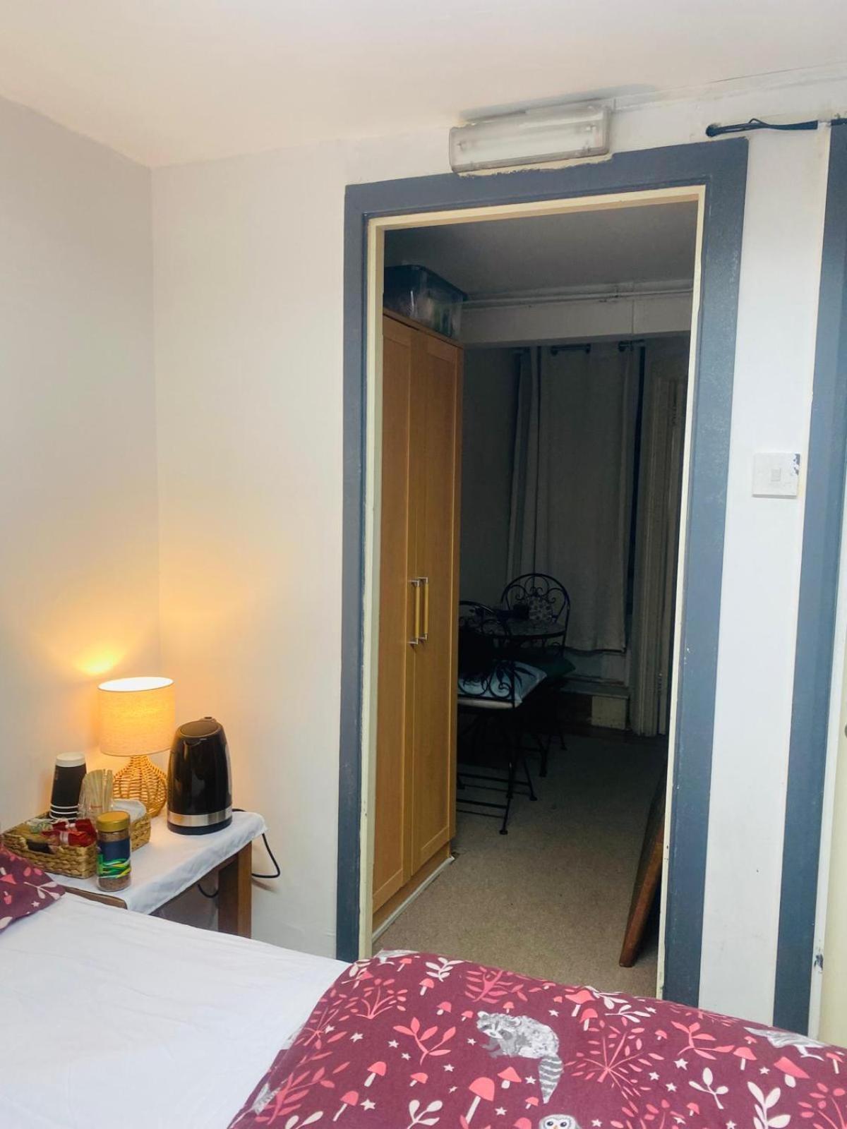 Cozy Studio Opposite Chelsea Stadium 런던 외부 사진